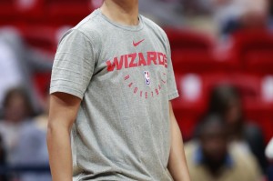 南宫电竞大舞台-包含集结日马德里竞技备战亚冠华盛顿奇才调整名单备战CBA季后赛，今晚罗马防线松动瞬间刷屏的词条